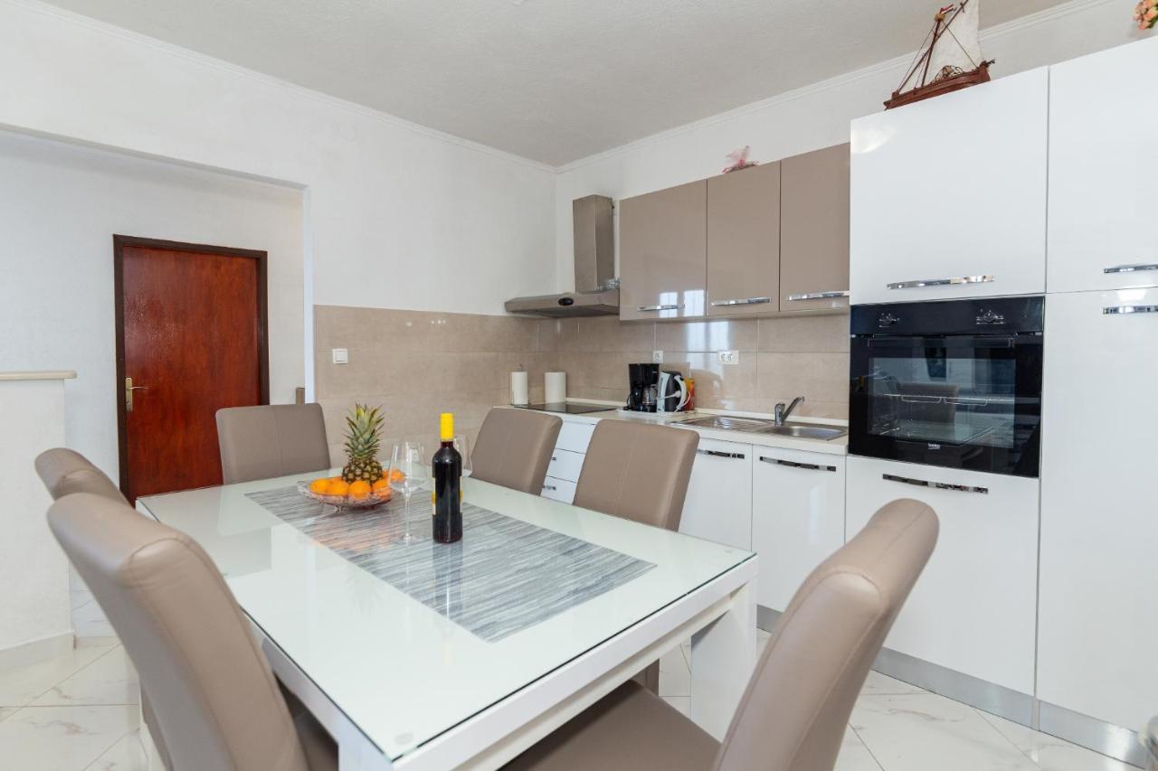 Navis Sea View Apartment With Pool Makarska Exterior foto